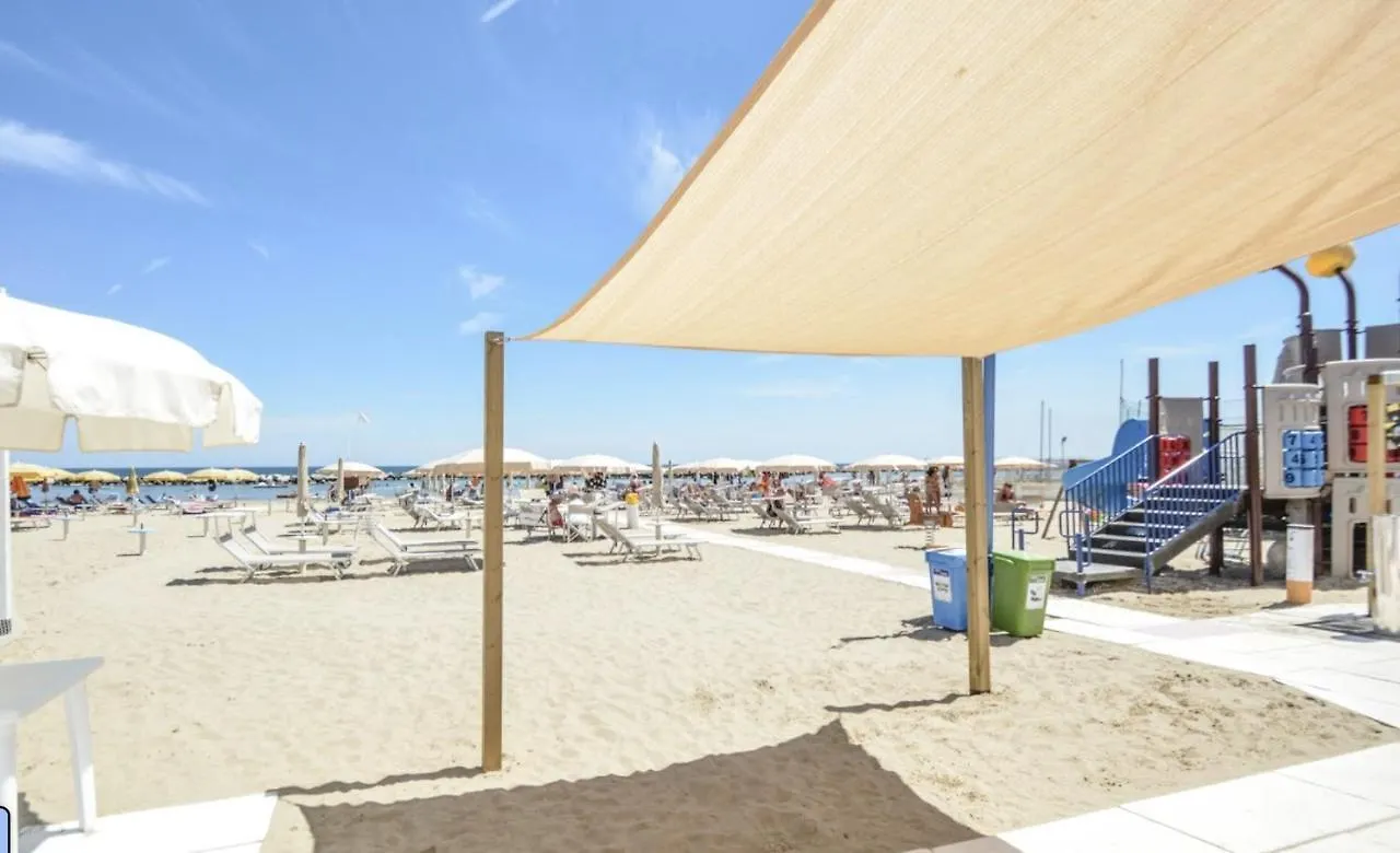 Chez Barnie Favoloso Appartamento Privato In Villa A 800Mt Ingresso Fiera リミニ イタリア