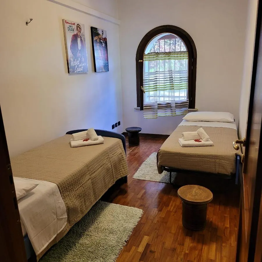 アパート Chez Barnie Favoloso Appartamento Privato In Villa A 800Mt Ingresso Fiera リミニ イタリア