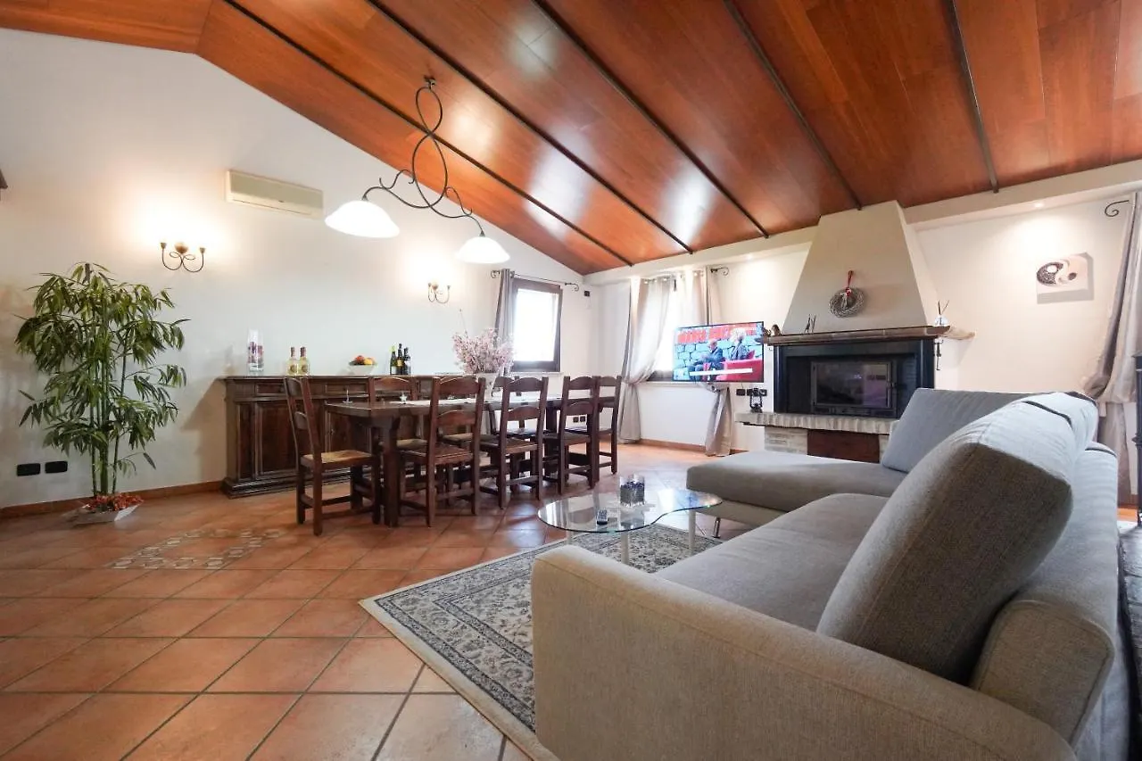 アパート Chez Barnie Favoloso Appartamento Privato In Villa A 800Mt Ingresso Fiera リミニ イタリア