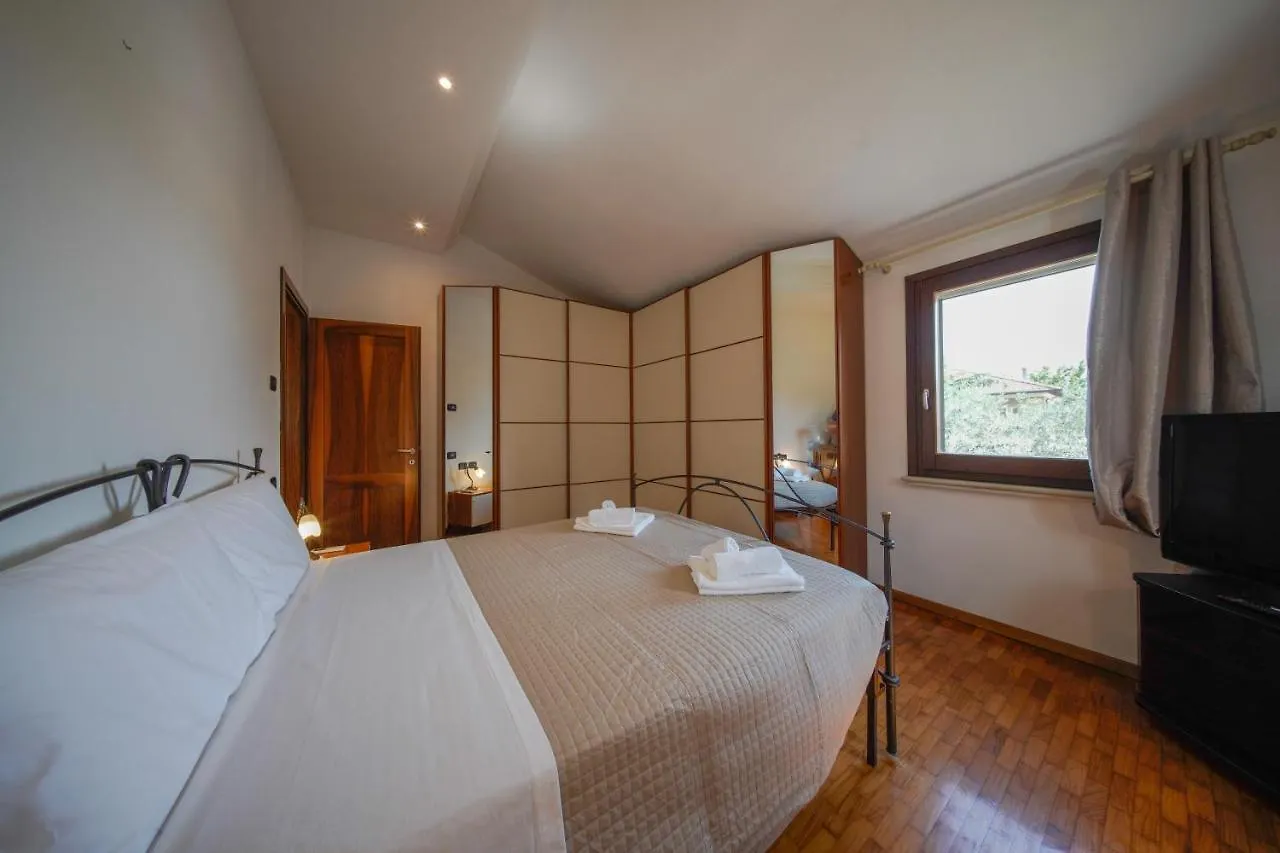 Chez Barnie Favoloso Appartamento Privato In Villa A 800Mt Ingresso Fiera リミニ アパート