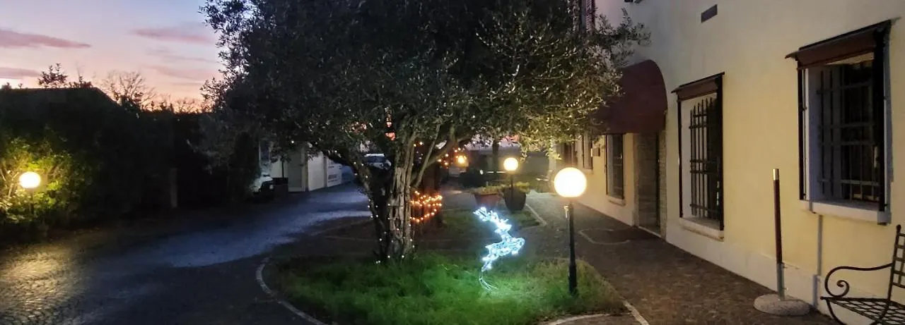 Chez Barnie Favoloso Appartamento Privato In Villa A 800Mt Ingresso Fiera リミニ アパート